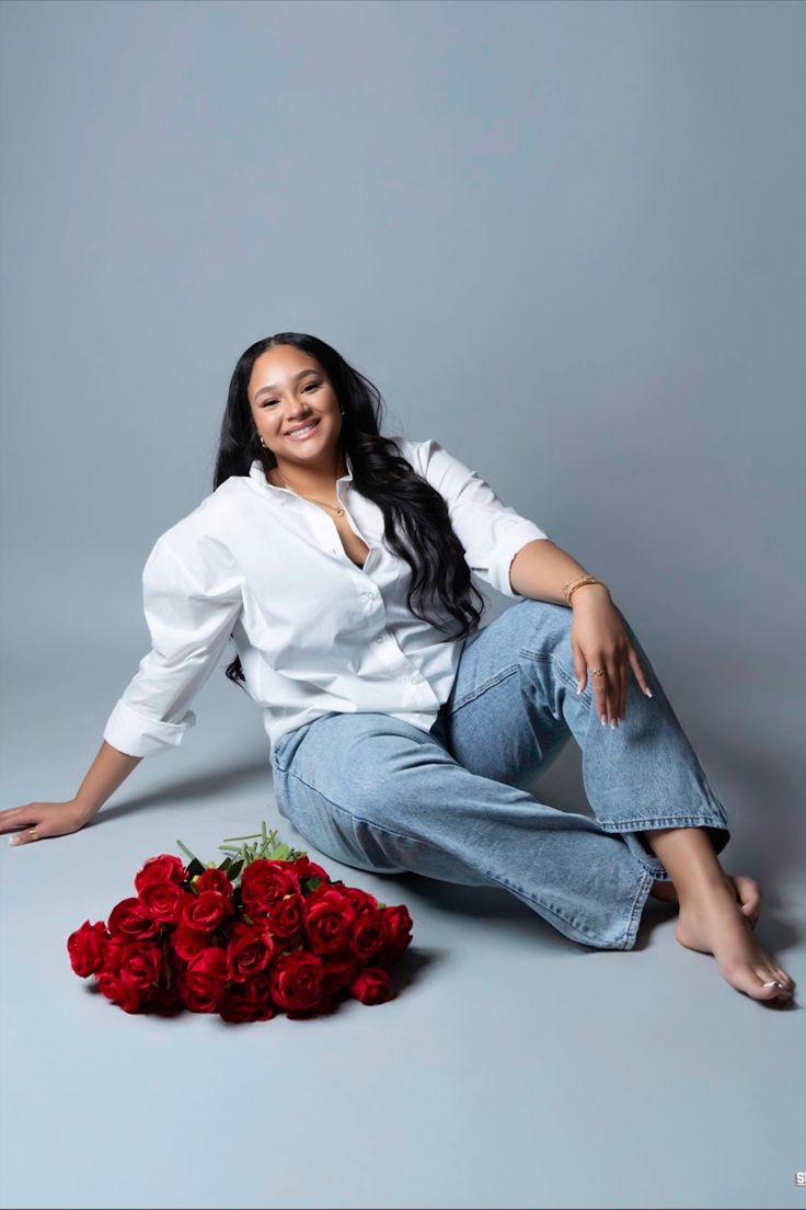 White_button_down_blue_jean_photoshoot_studioshoot_photoshoot.jpg